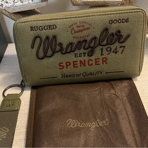 Wrangler Spencer Wallet Rugged Goods Olive Green Canvas Zip Around Wristlet NWOT